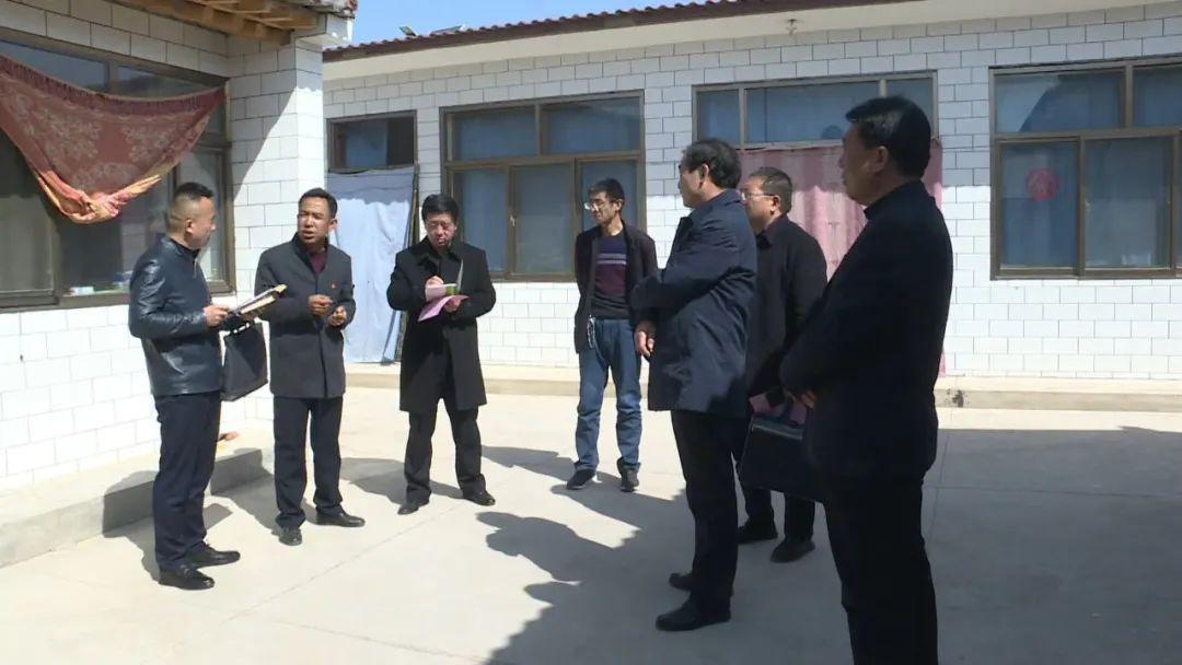 市人大常委会副主任温旭东在会宁督查