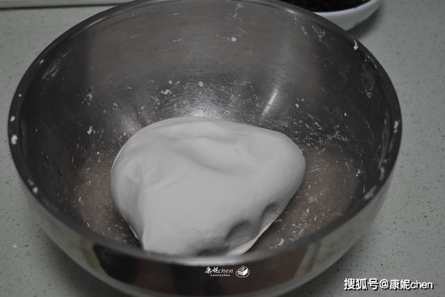#油条#软糯不油腻,比馒头油条简单又营养,这早餐饼用水焖3分钟出锅