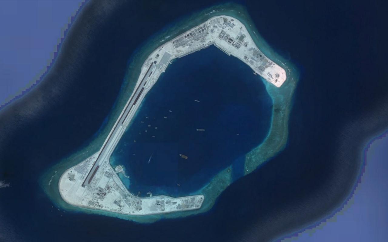 航拍渚碧岛,南沙群岛第二大岛屿,吹填建大型机场