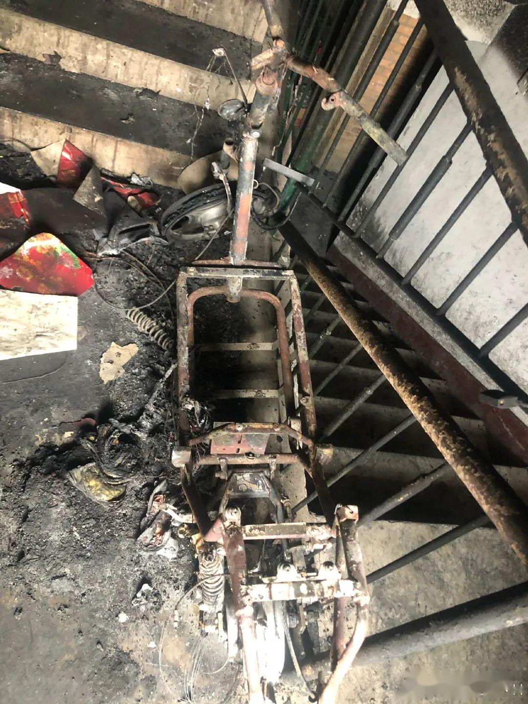 电瓶爆炸,场面瘆人…| 近期火灾警示及消防安全提示