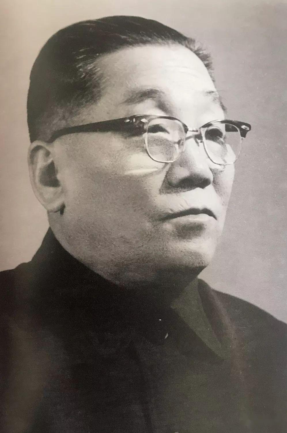 李多奎先生(1898—1974)在京剧老旦行当中,李多奎先生的影响最为深远.