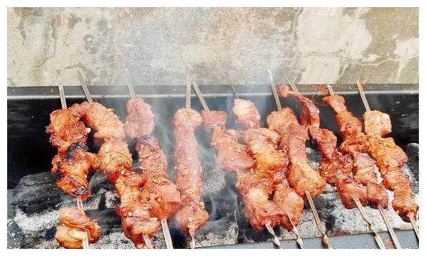 怎样挑选带筋的牛腱子 66889e0564ce47bf99988a52f78dfa19.jpeg