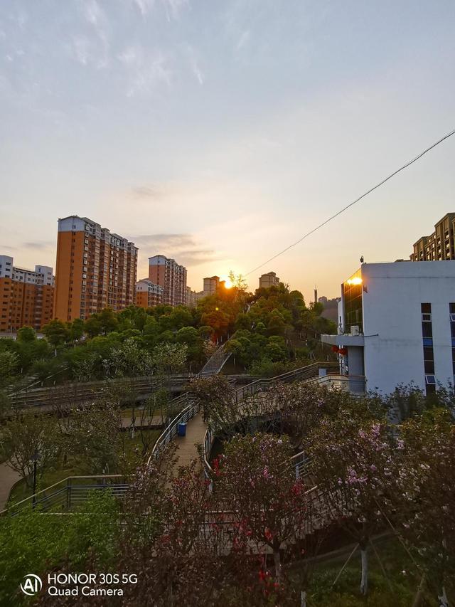 荣耀30S深度评测:不止于外表,内部更有料