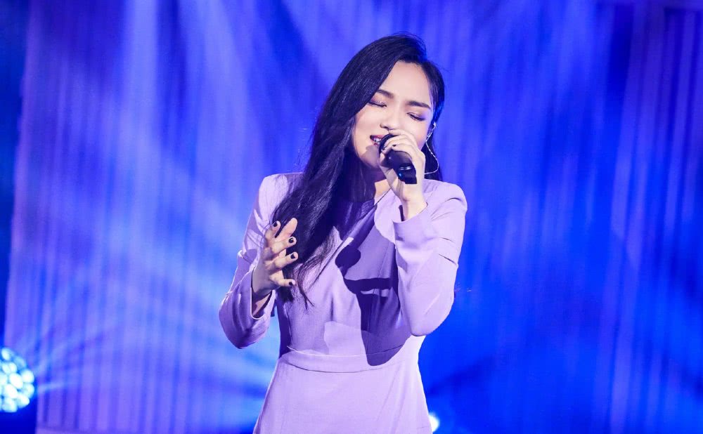 华晨宇2020歌手第一_《智族GQ》2020年度歌手——华晨宇(2)