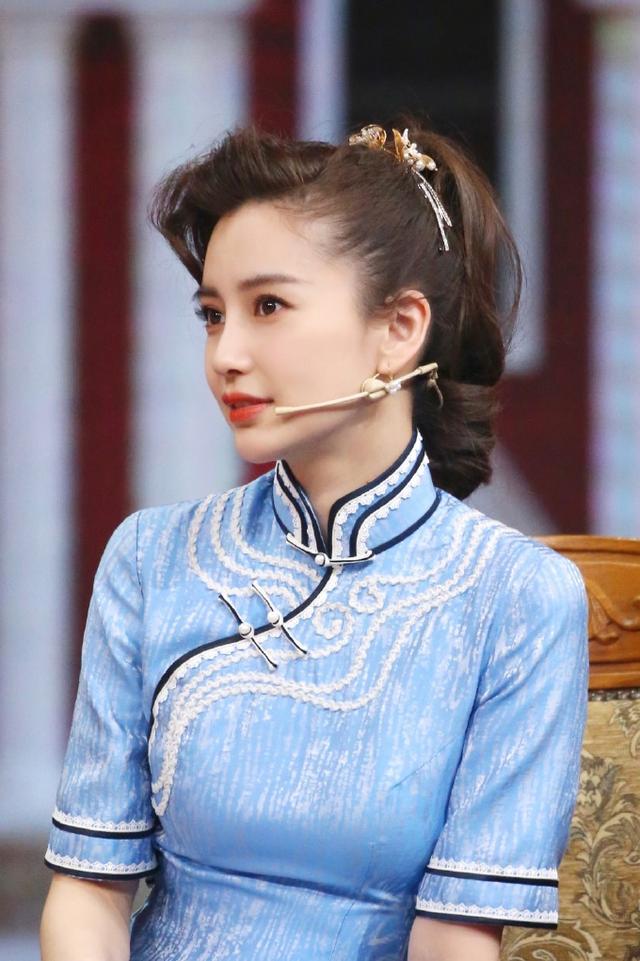 看到了angelababy杨颖穿旗袍的照片,揉了揉眼睛,没有看错,的确是杨颖.