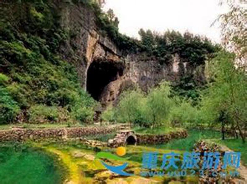 秀山风景:红军野人洞/九龙马鞍山/土司城古地道/老码头有悬棺