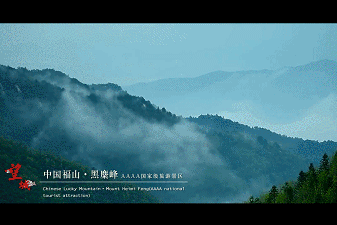 绿山相依,山丘作陪.