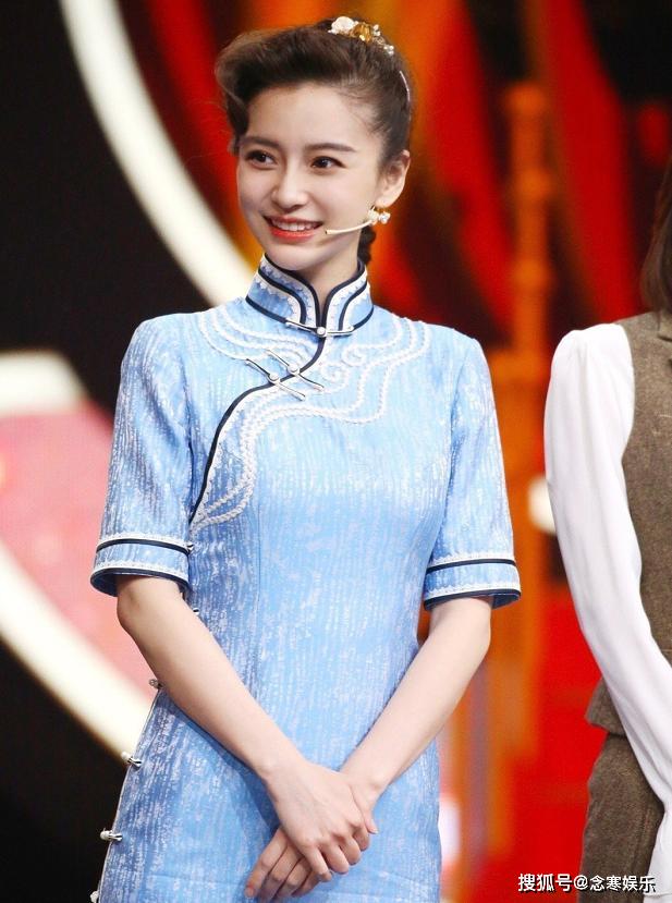Angelababy穿旗袍秀身材，画鹿晗下笔如有神，关晓
