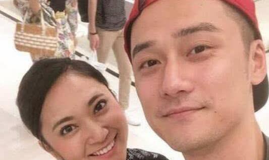 蒋劲夫与新女友已甜蜜同居，两人逛街后一起入