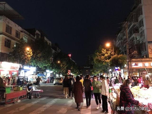 新都三河街道这块地迟到几年的商业终于要动工了及探寻三河夜市