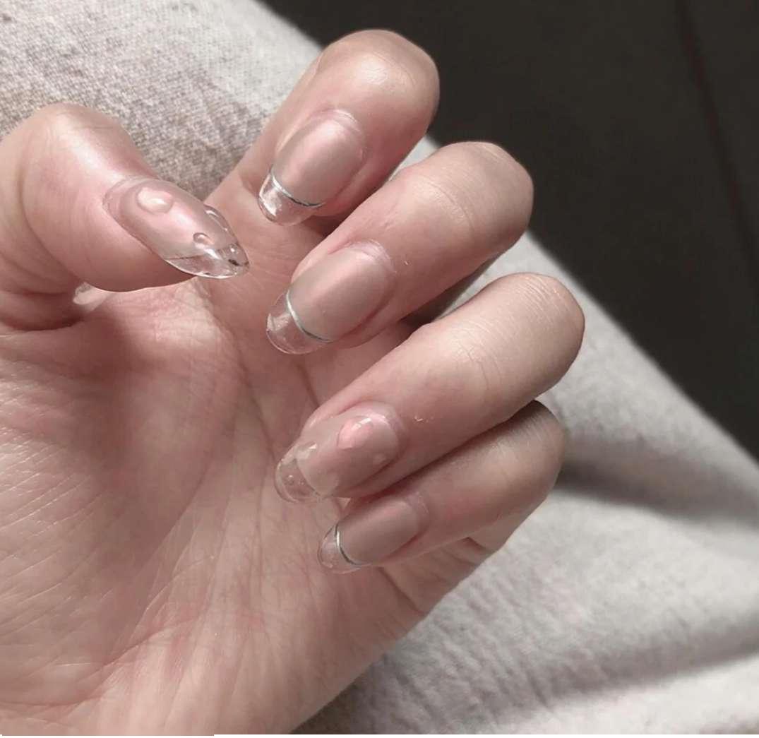 透明的法式美甲一见倾心