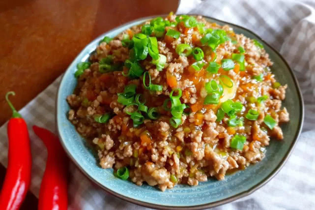 办公室减肥低脂必备菜谱,麻辣肉沫土豆泥,好吃又方便的神仙美食