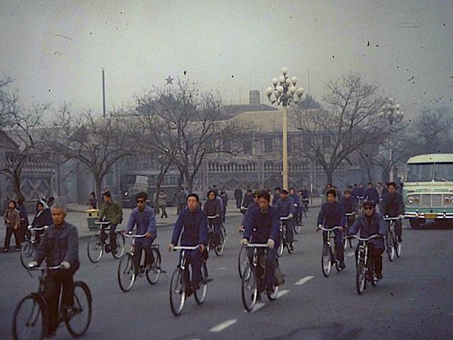 1979年中国,北京海淀四季青公社,上海静安区街景