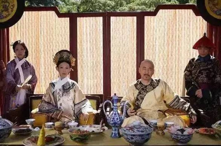 百寿桃|清朝后宫嫔妃陪皇帝吃饭，不是一件好差事