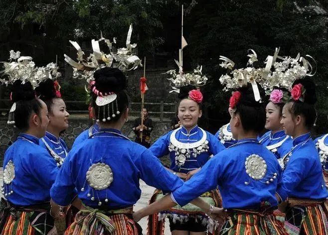 非遗苗族芦笙舞舞动苗家山寨