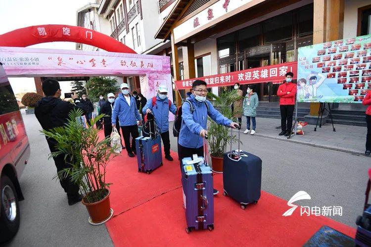 黄冈总共人口_黄冈师范学院(2)