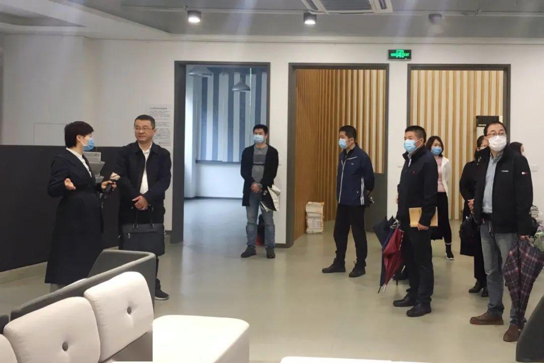 鹿城区教育局陈峰局长调研指导我校开学返校工作