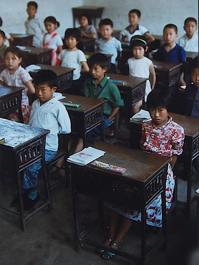 1979年中国,北京海淀四季青公社,上海静安区街景