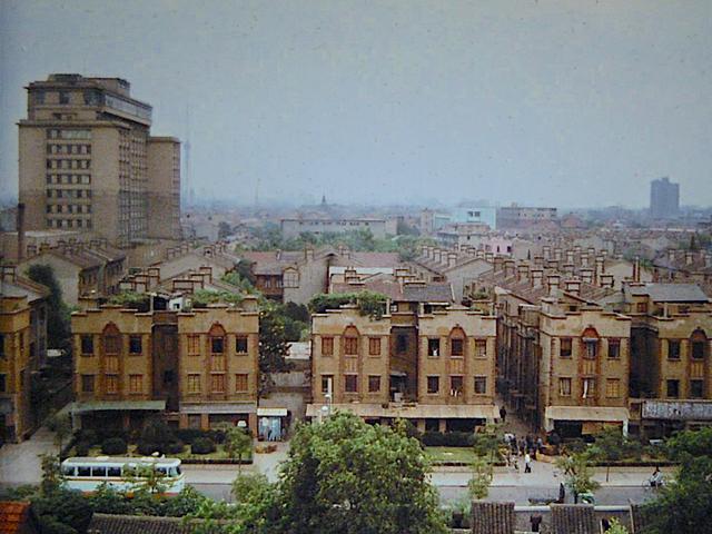 1979年中国,北京海淀四季青公社,上海静安区街景