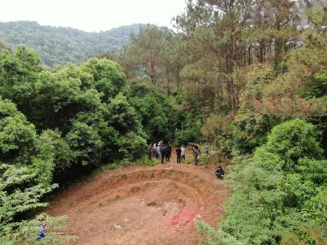 藤县发生两起争坟山,现场激烈争吵……差点打架