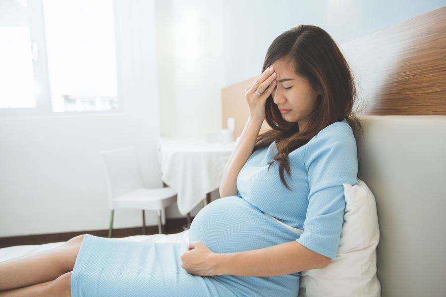 产房分娩时，产妇的咳嗽声会让大夫很紧张，孕妈要尽量克制
