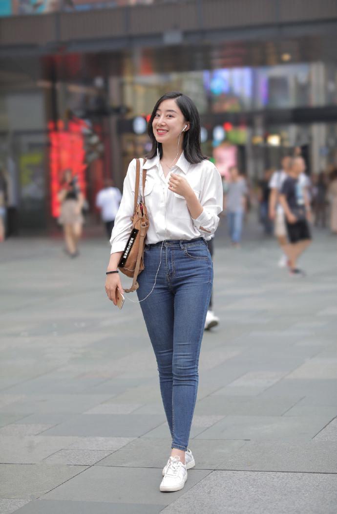 微胖牛仔街拍穿搭 9295dfc734b84cbbb324f0e10a1ead02.jpeg