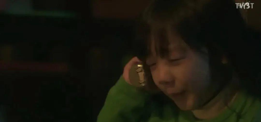 梦境的迷雾，解析梦见与小三的女朋友缠绵被小三看到的深层含义