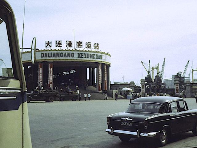 1979年中国,北京海淀四季青公社,上海静安区街景