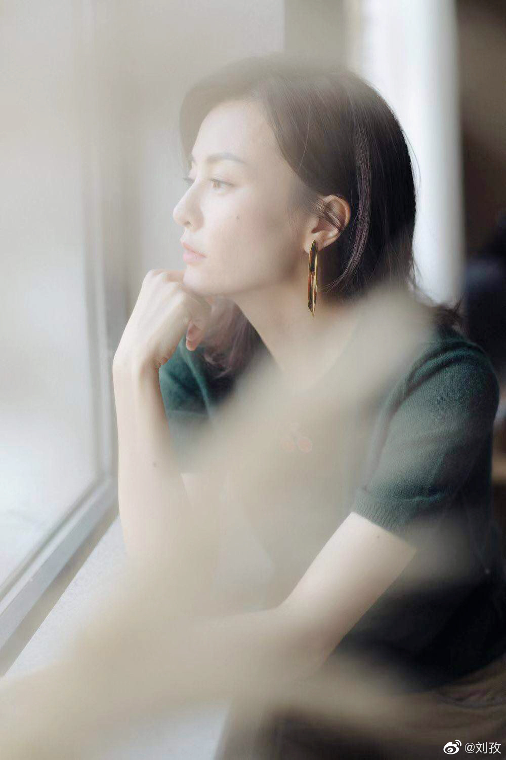 刘孜马伊琍一起模仿梅婷，三人同框十分养眼，