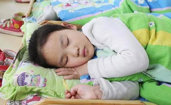 孩子@《中国儿童身高管理现状调研报告》提醒：7成家长对身高盲目乐观