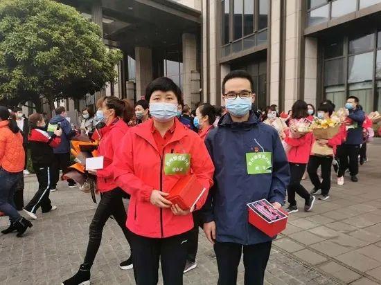 荔波县人民医院:潘仕聘都匀市人民医院:勾文才黔南州中医医院:胡秋霞