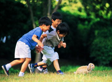 孩子@《中国儿童身高管理现状调研报告》提醒：7成家长对身高盲目乐观