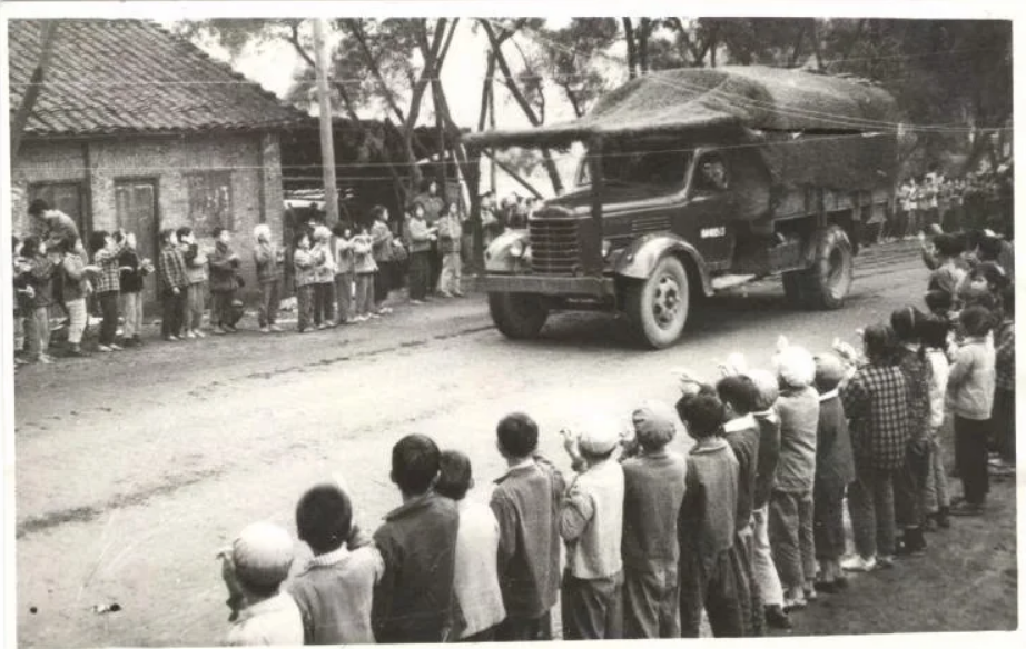 「作戰(zhàn)」尋訪昔日戰(zhàn)場：300多戰(zhàn)友失蹤地，現(xiàn)在怎么樣，老兵重返越南
