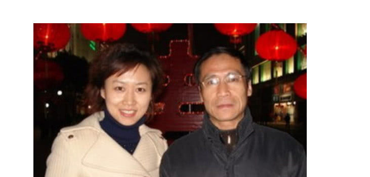 著名女主持人，事业上升期结婚，回乡省亲车祸