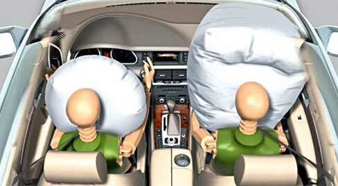 如何正确使用安全气囊避免事故 49a125deee3846f293f5e41a57cb657f.png