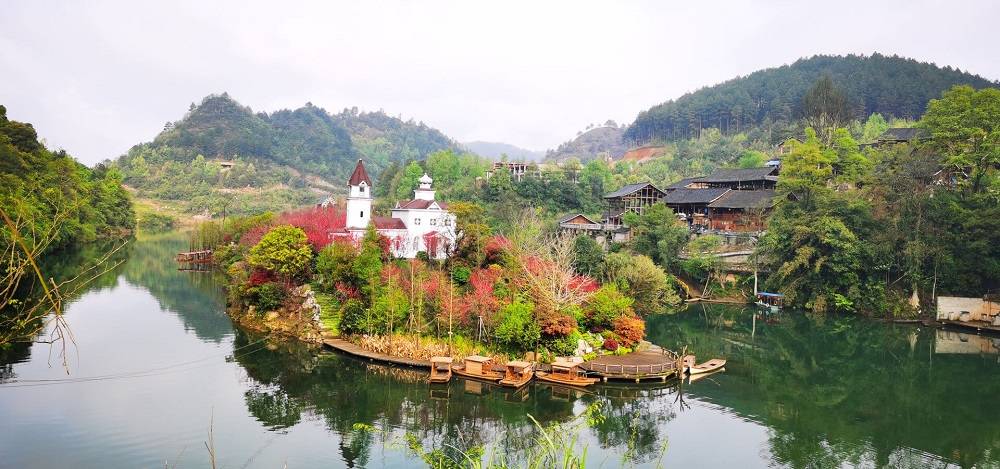 贵州有一处具有传奇和秀美地方,黔东南旅游苗寨:乌羊麻景区