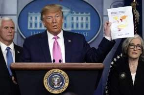 确诊人数已超45万,为何美国还是不着急?原因只