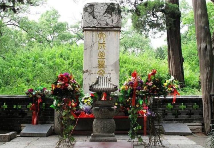 原创世界最大家族墓地,坟冢超10万,两千年来乌鸦蛇类都远避