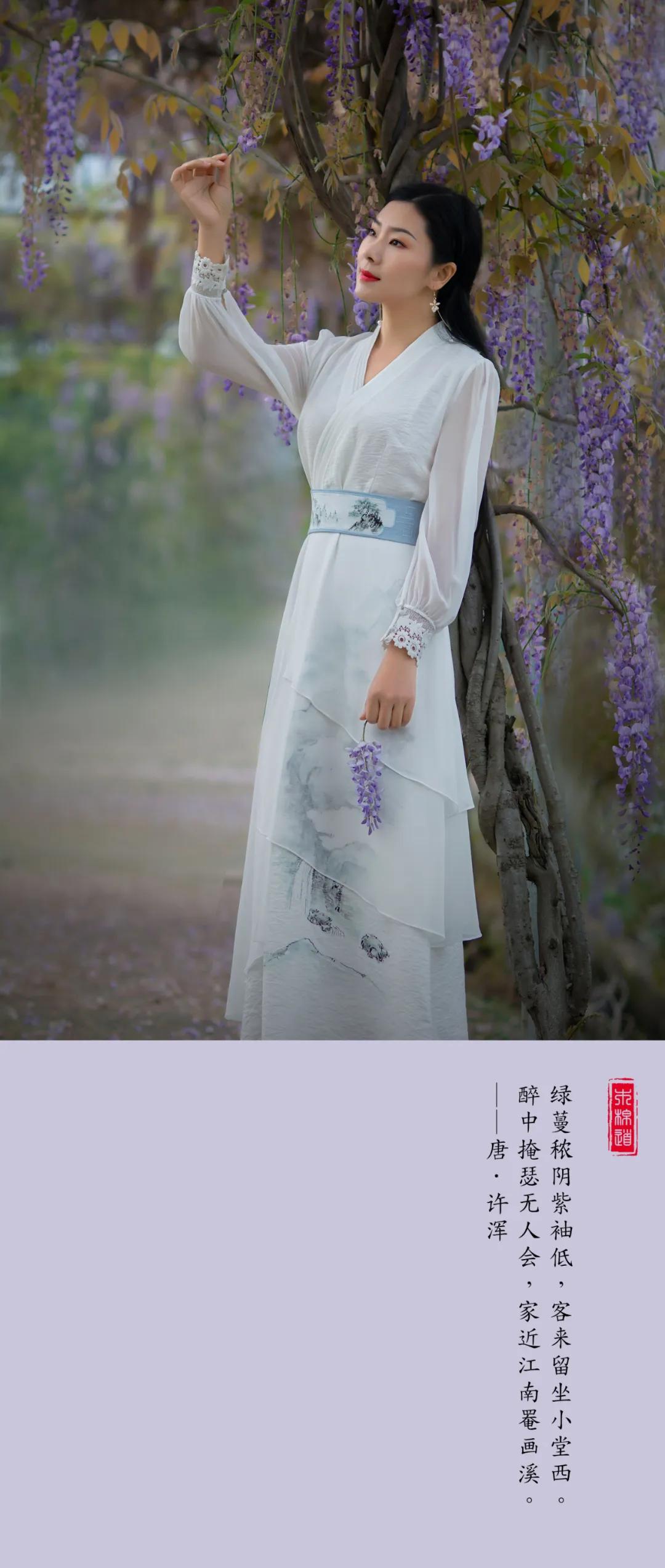 将风,花香与女人融为一句, 花随风起,香气缭绕,美人款款而来.