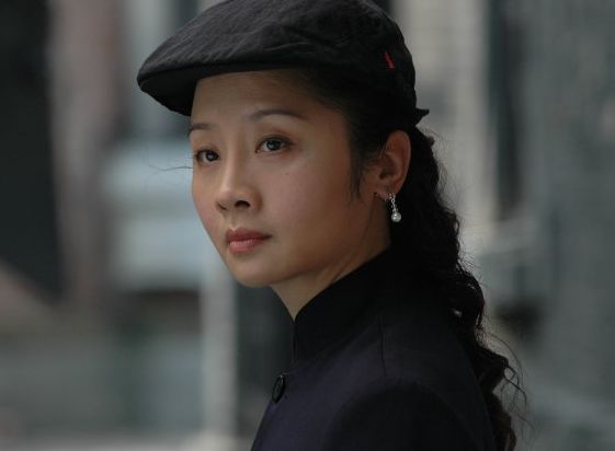 出道28年零绯闻，帮助老公成名后被抛弃，离婚