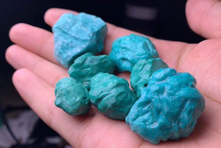 松石什么颜色的品质最好 ac67869fc0404fa0b8627e68796d05c2.jpeg