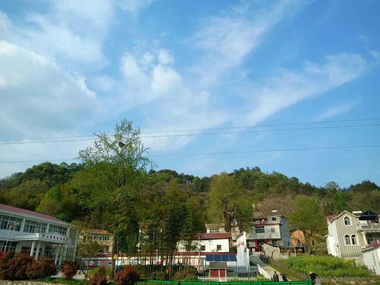 从关庙乡银山村骑行到斑竹园镇金山村这不是字面上的巧合我一路骑行亲