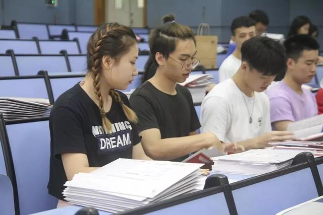 『大学』抢先看！学考大学录取通知书来袭！请注意签收！