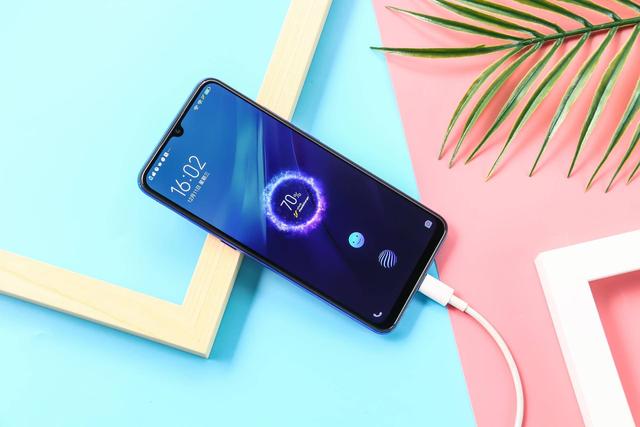 iQOO Neo3的144Hz竞速屏首次曝光，更高端的电竞时代要来了？