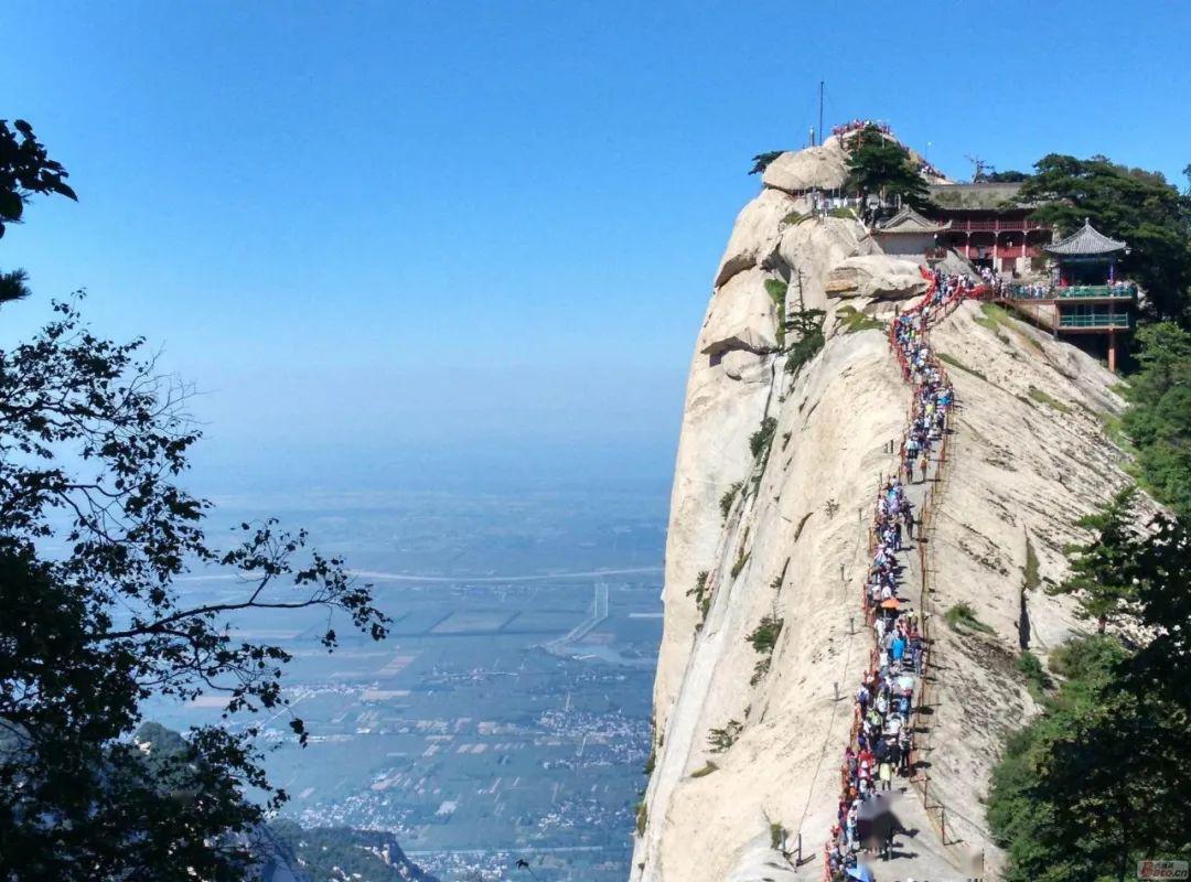 3,游客须通过华山景区官方网站提前预购门票,确认成功后前往景区游览