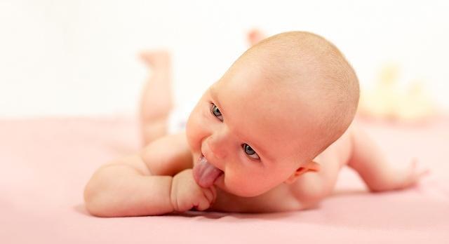 宝宝几个月开始用尿布裤好 cc8c7645ec624d049fd9dc9c13eb24a0.jpeg