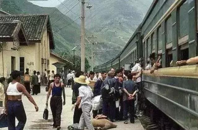 80年代的回忆图片大全 d877ae5e482b4f998182524b3328ecb7.jpeg