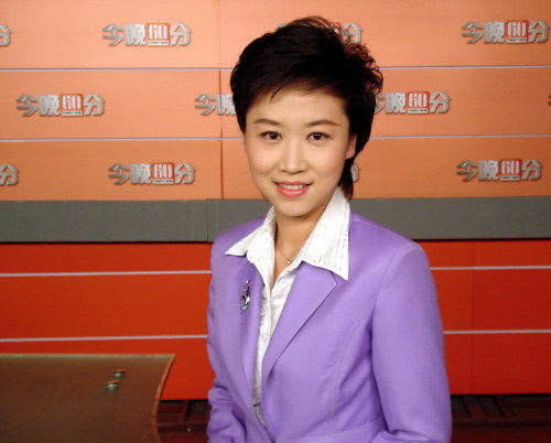 著名女主持人，事业上升期结婚，回乡省亲车祸