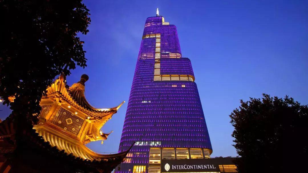 【4折享】南京绿地洲际酒店 紫峰大厦地平线 边看美景边吃自助餐