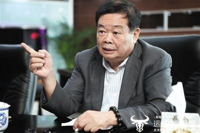福耀玻璃董事长曹德旺痛批国内企业禁不起折腾 海底捞西贝却老折腾